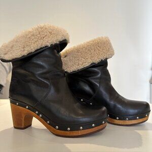 Ugg Black Leather Boots Size 5 with fur lining